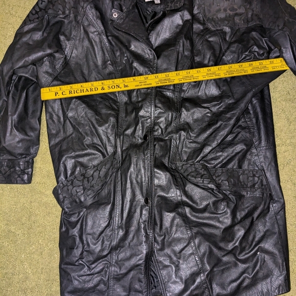 Winlit Leather Jacket - Picture 4 of 6